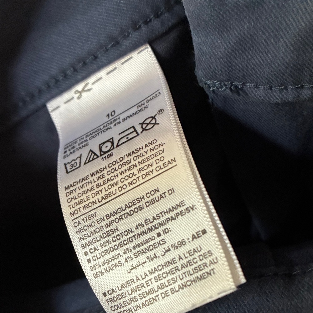 Old Navy Women's Skinny Pants in Navy Blue - Picture 3 of 3